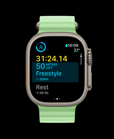 Apple Watch Ultra 3, dabīga krāsa, titāna ietvars, Workout aplikācija, individualizēta treniņa kartīte, Up Next skats, neona zaļa Ocean Band siksniņa