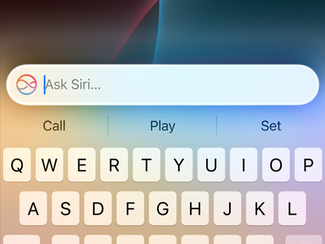 Gros plan d’un curseur faisant une demande Siri.