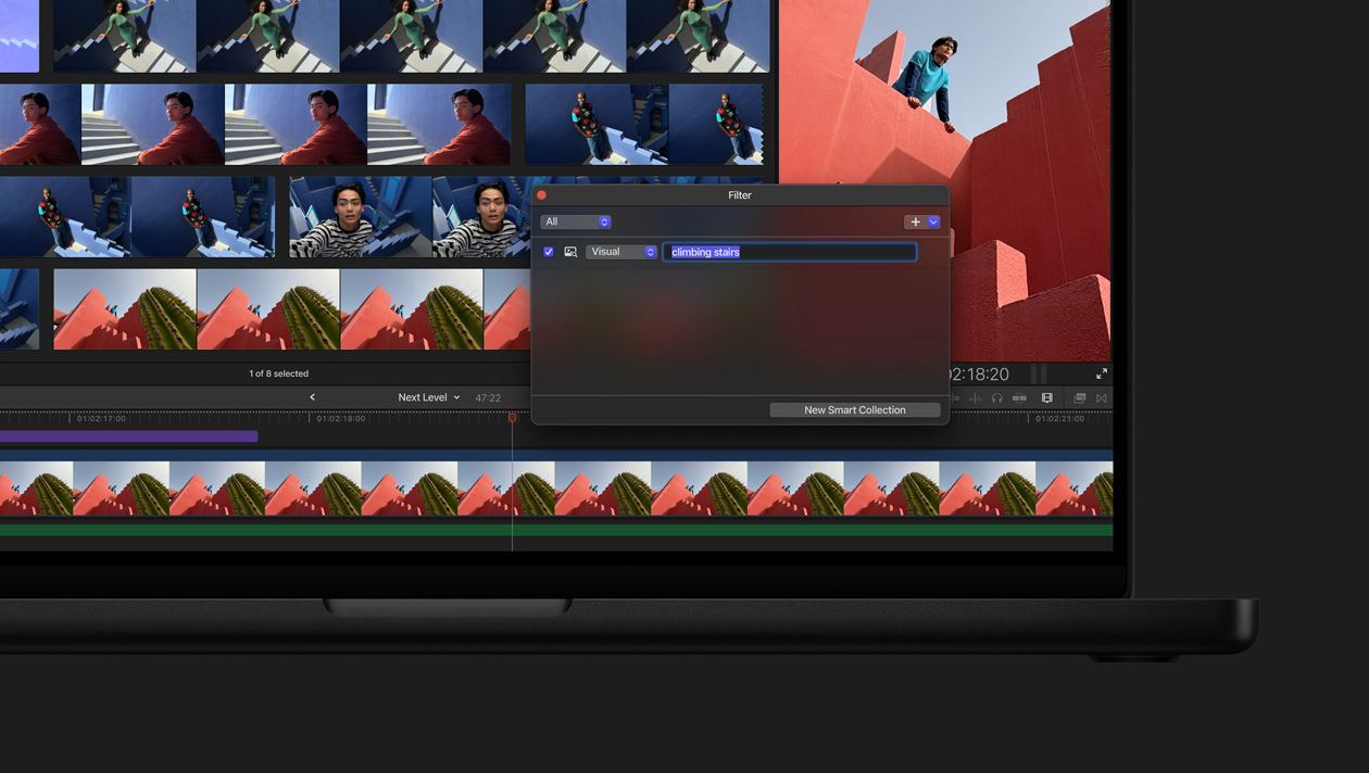 หน้าจอ MacBook Pro รุ่น 16 นิ้ว, การสาธิตการใช้การค้นหาโดยอิงภาพเพื่อค้นหารูปภาพทั้งหมดของผู้ชายหรือผู้หญิงที่กำลังปีนบันได