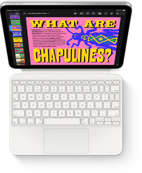 Felülnézeti kép az iPadről fehér Magic Keyboard Folióval.