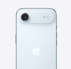 iPhone Air, eksterior belakang, warna Biru&nbsp;Langit, sistem kamera Fusion di bagian atas
